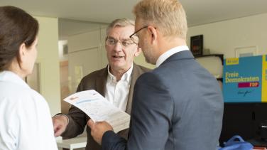 Joachim Seeler mit Mitgliedsantrag